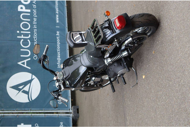 Harley-Davidson Dyna Street Bob - دراجة بخارية: صور 4 Harley-Davidson Dyna Street Bob - دراجة بخارية: صور 4