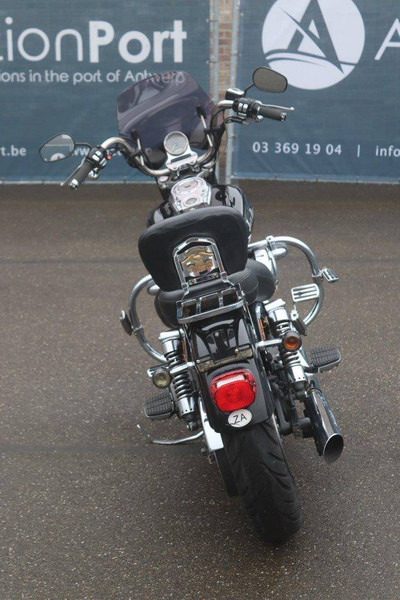 Harley-Davidson Dyna Super Glide Custom - دراجة بخارية: صور 5 Harley-Davidson Dyna Super Glide Custom - دراجة بخارية: صور 5