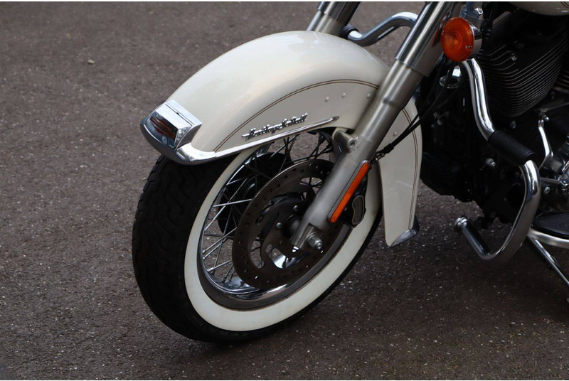 دراجة بخارية Harley-Davidson Heritage Softail: صور 12