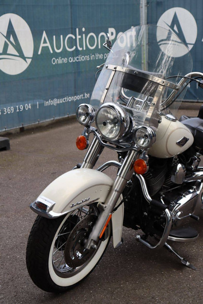 دراجة بخارية Harley-Davidson Heritage Softail: صور 10