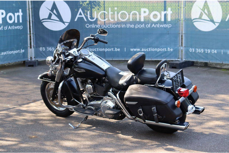 Harley-Davidson Road King Classic Touring - دراجة بخارية: صور 3 Harley-Davidson Road King Classic Touring - دراجة بخارية: صور 3