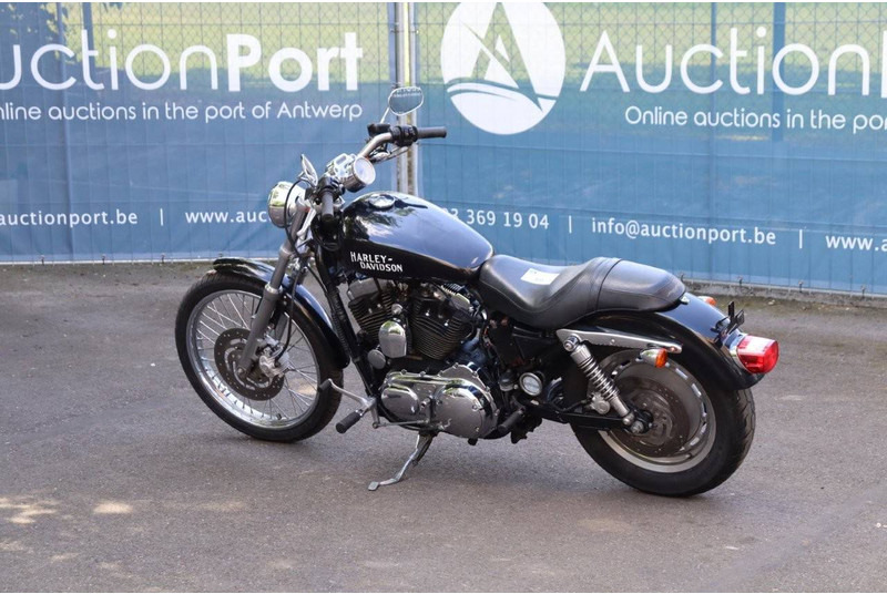 Harley-Davidson Sporster XL1200 Custom - دراجة بخارية: صور 3 Harley-Davidson Sporster XL1200 Custom - دراجة بخارية: صور 3