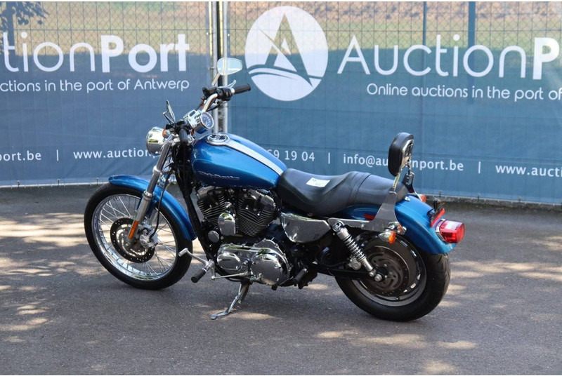 Harley-Davidson Sporster XL1200 Custom - دراجة بخارية: صور 3 Harley-Davidson Sporster XL1200 Custom - دراجة بخارية: صور 3