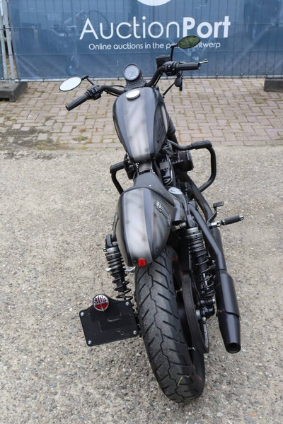 Harley-Davidson Sportster 883 Custom - دراجة بخارية: صور 5 Harley-Davidson Sportster 883 Custom - دراجة بخارية: صور 5