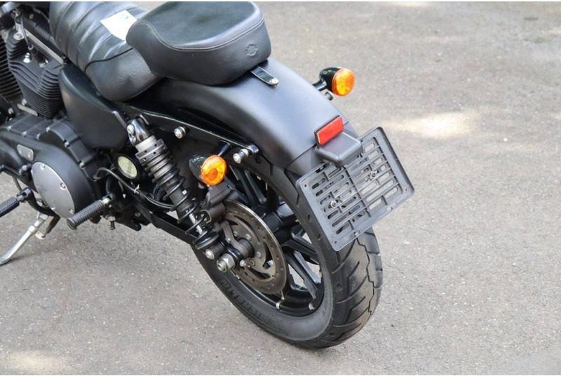 دراجة بخارية Harley-Davidson Sportster XL 883 Iron: صور 17