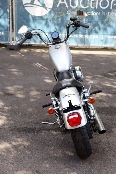 Harley-Davidson Sportster XL 883 Roadster - دراجة بخارية: صور 5 Harley-Davidson Sportster XL 883 Roadster - دراجة بخارية: صور 5