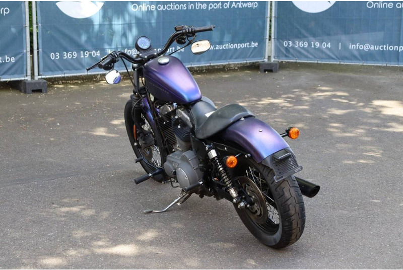 Harley-Davidson Sportster XL1200 Nightster - دراجة بخارية: صور 4 Harley-Davidson Sportster XL1200 Nightster - دراجة بخارية: صور 4