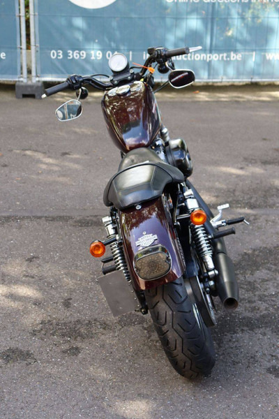 Harley-Davidson Sportster XL883 Super Low - دراجة بخارية: صور 5 Harley-Davidson Sportster XL883 Super Low - دراجة بخارية: صور 5