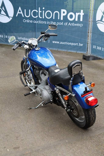 Harley-Davidson Sportster XL883 - دراجة بخارية: صور 4 Harley-Davidson Sportster XL883 - دراجة بخارية: صور 4