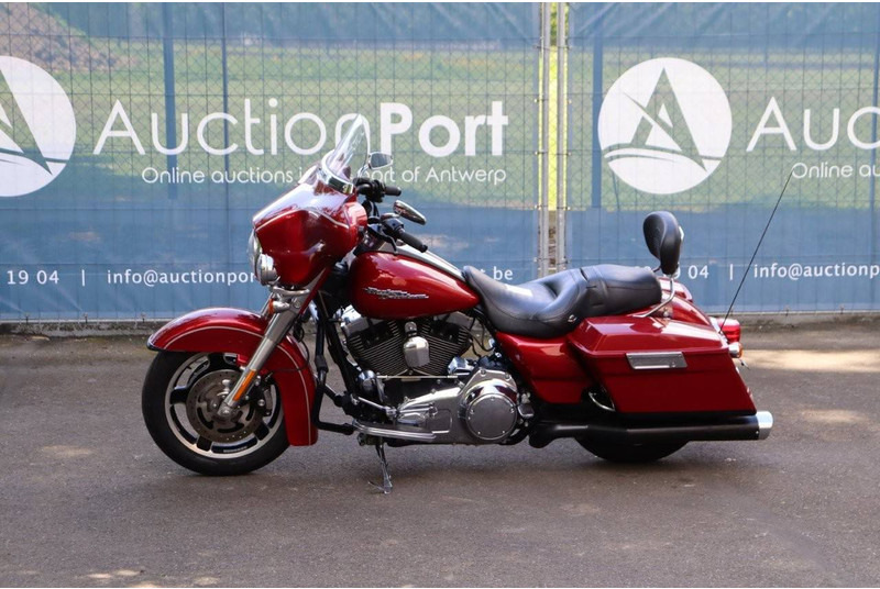 Harley-Davidson Street Glide Touring - دراجة بخارية: صور 1 Harley-Davidson Street Glide Touring - دراجة بخارية: صور 1
