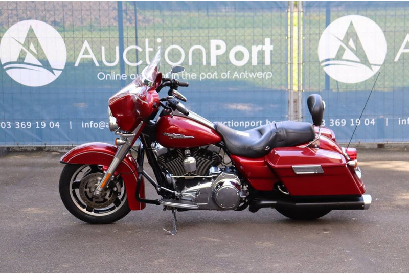 Harley-Davidson Street Glide Touring - دراجة بخارية: صور 2 Harley-Davidson Street Glide Touring - دراجة بخارية: صور 2
