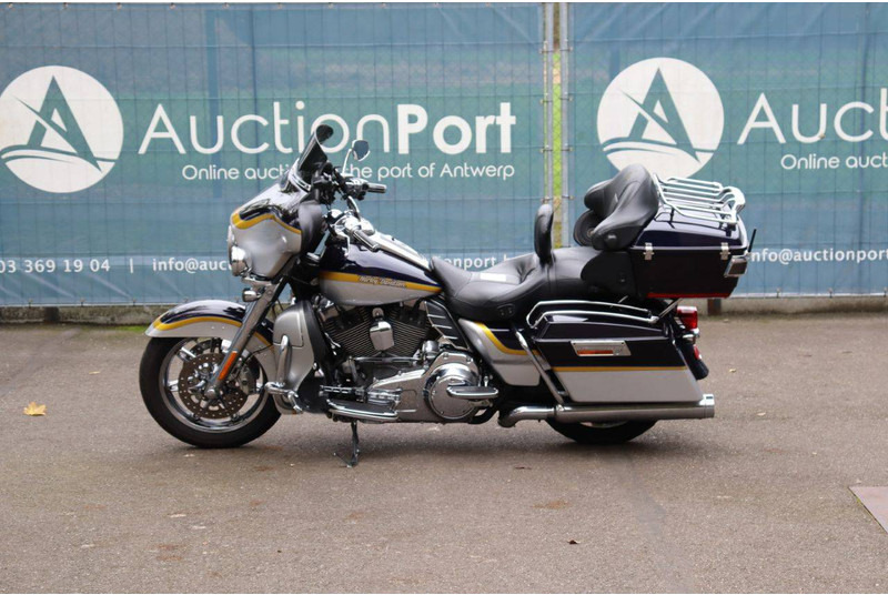 Harley-Davidson ULTRA CLASSIC CVO - دراجة بخارية: صور 2 Harley-Davidson ULTRA CLASSIC CVO - دراجة بخارية: صور 2