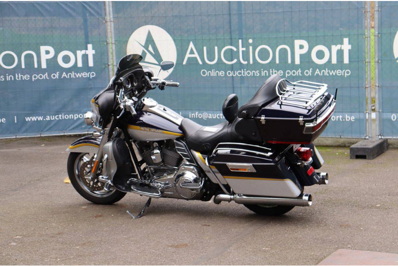 Harley-Davidson ULTRA CLASSIC CVO - دراجة بخارية: صور 3 Harley-Davidson ULTRA CLASSIC CVO - دراجة بخارية: صور 3