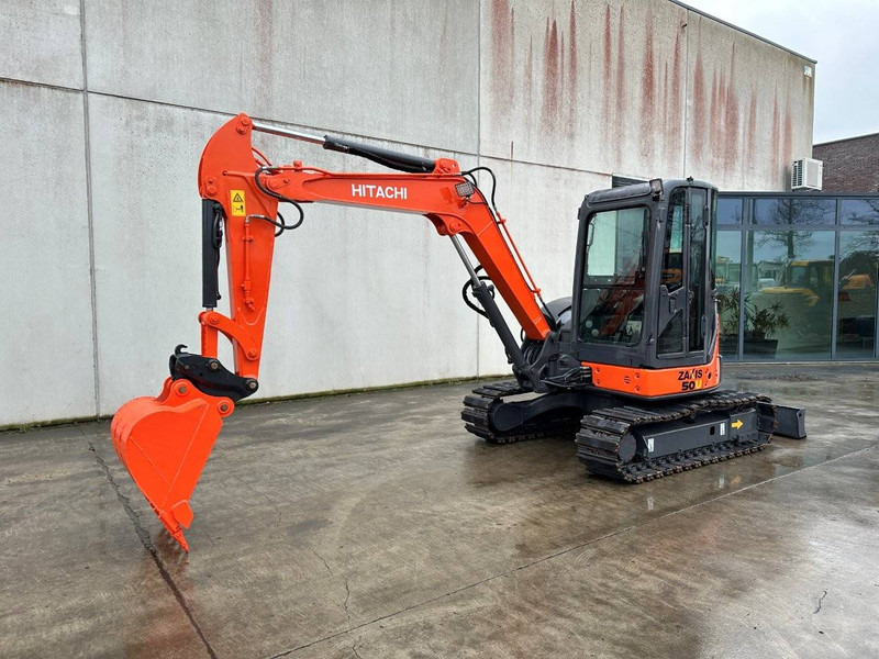 Hitachi ZX50U-2 - حفارات زحافة: صور 1 Hitachi ZX50U-2 - حفارات زحافة: صور 1