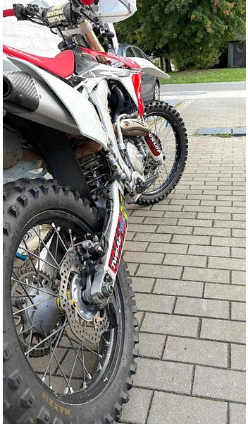 Honda CRF 500 R - دراجة بخارية: صور 3 Honda CRF 500 R - دراجة بخارية: صور 3