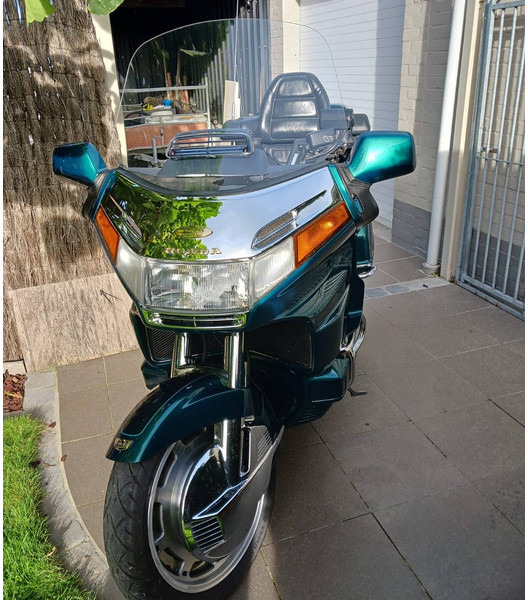 Honda 'Goldwing 20th anniversary (special edition) - دراجة بخارية: صور 4 Honda 'Goldwing 20th anniversary (special edition) - دراجة بخارية: صور 4