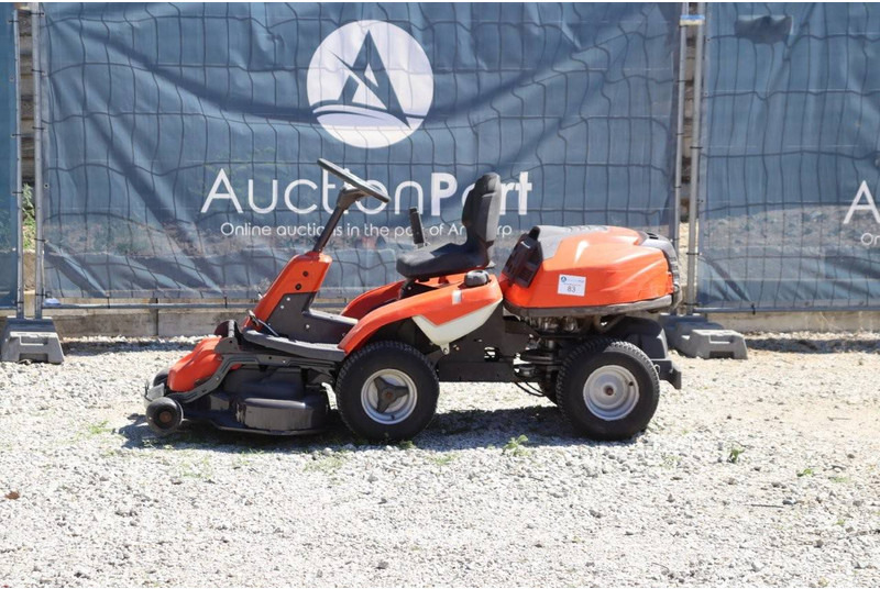 Husqvarna R214TC - جزازة المروج: صور 1 Husqvarna R214TC - جزازة المروج: صور 1