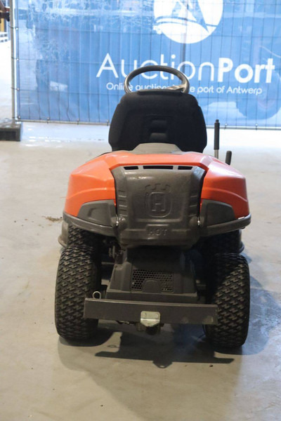 Husqvarna R216TAWD - جزازة المروج: صور 5 Husqvarna R216TAWD - جزازة المروج: صور 5