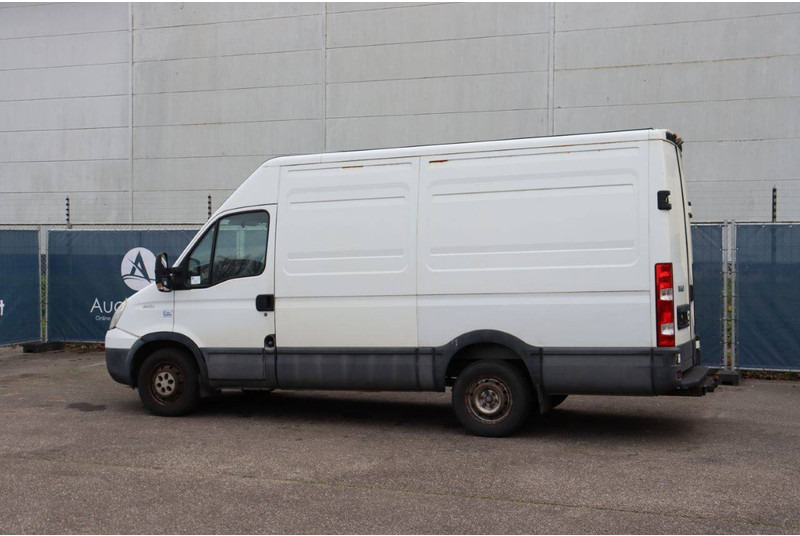 Iveco Daily 35S13 - فان: صور 4 Iveco Daily 35S13 - فان: صور 4