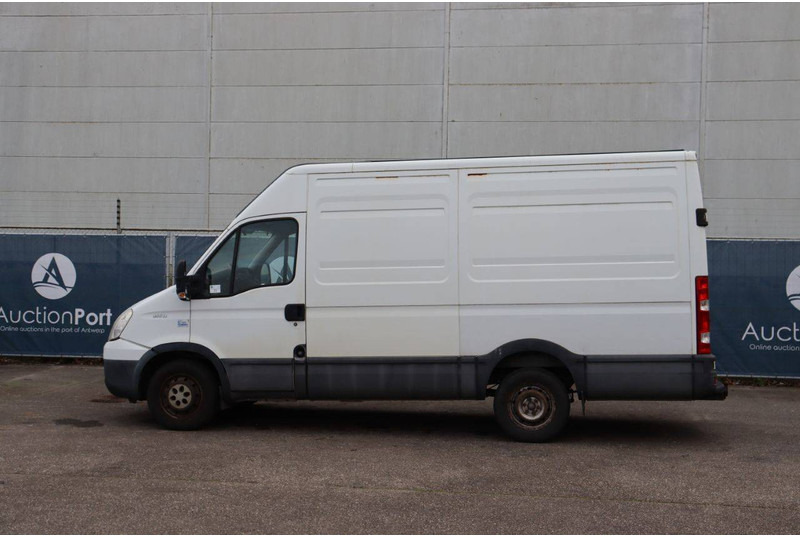 Iveco Daily 35S13 - فان: صور 3 Iveco Daily 35S13 - فان: صور 3