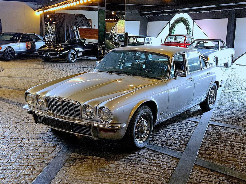 Jaguar XJ (series II) 4.2 Automatic - سيدان: صور 1 Jaguar XJ (series II) 4.2 Automatic - سيدان: صور 1