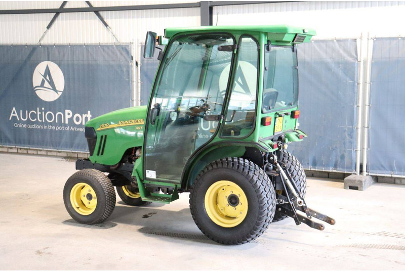 John Deere 2320 - جرار: صور 3 John Deere 2320 - جرار: صور 3