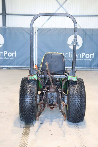 John Deere 4100 - جرار: صور 5 John Deere 4100 - جرار: صور 5