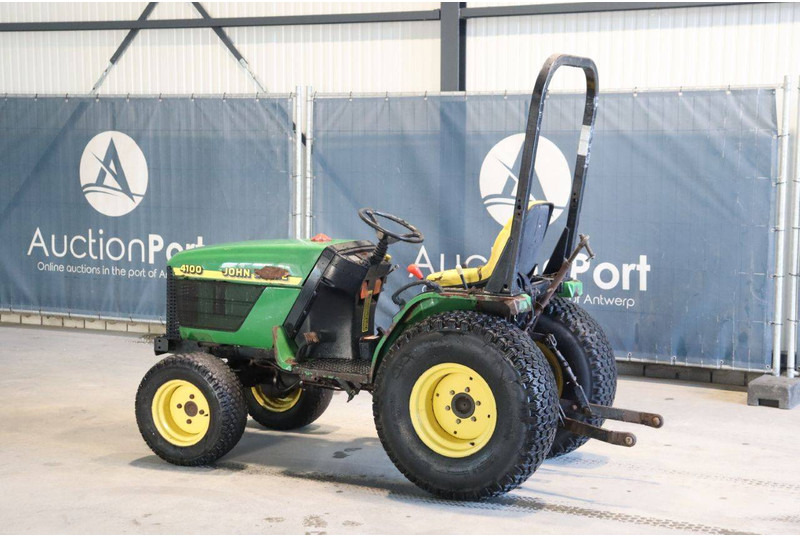 John Deere 4100 - جرار: صور 3 John Deere 4100 - جرار: صور 3