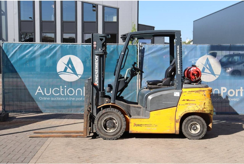 Jungheinrich TFG 425 - رافعة شوكية تعمل بالغاز: صور 2 Jungheinrich TFG 425 - رافعة شوكية تعمل بالغاز: صور 2