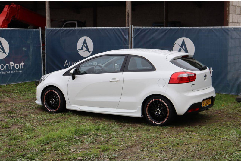 Kia Rio - سيدان: صور 3 Kia Rio - سيدان: صور 3