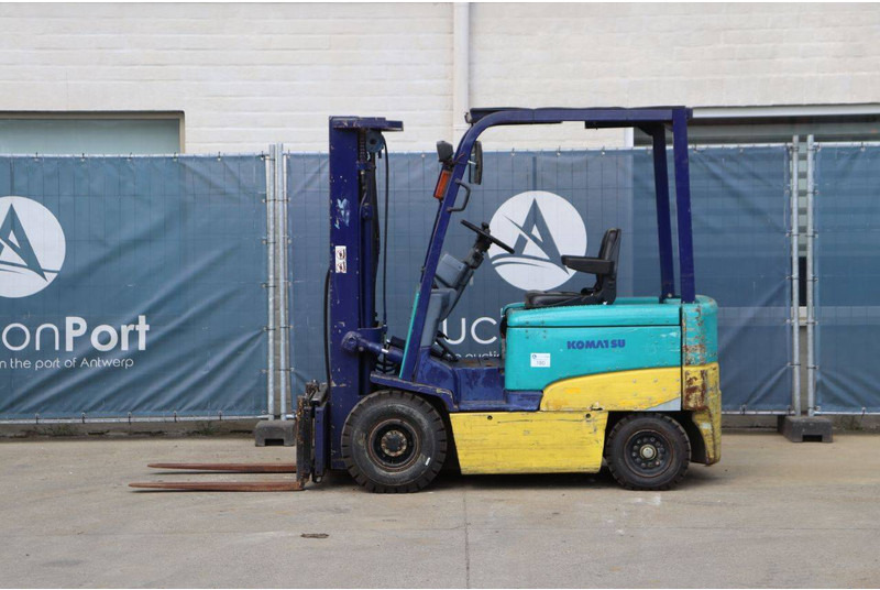 Komatsu FB25EX-8 - رافعة شوكية كهربائية: صور 2 Komatsu FB25EX-8 - رافعة شوكية كهربائية: صور 2