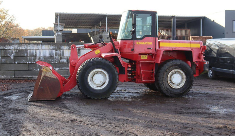 Komatsu WA 270-3 - اللودر بعجل: صور 1 Komatsu WA 270-3 - اللودر بعجل: صور 1