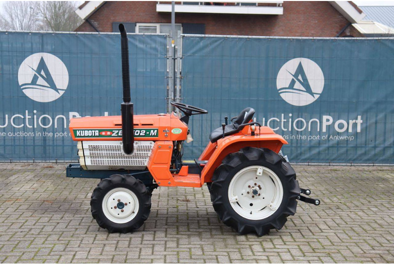 Kubota B1502DT - جرار: صور 2 Kubota B1502DT - جرار: صور 2