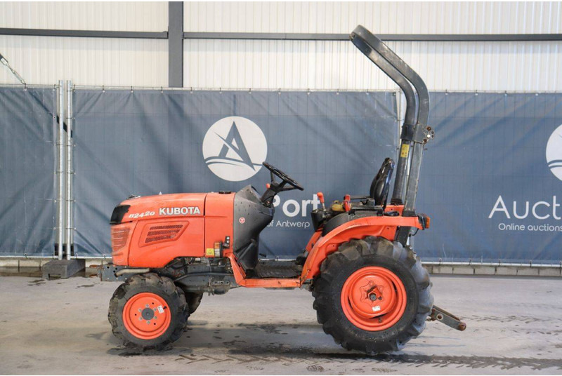 Kubota B2420 - جرار: صور 2 Kubota B2420 - جرار: صور 2