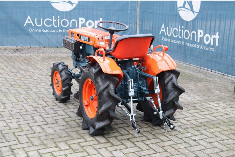 Kubota B7000 - جرار: صور 4 Kubota B7000 - جرار: صور 4