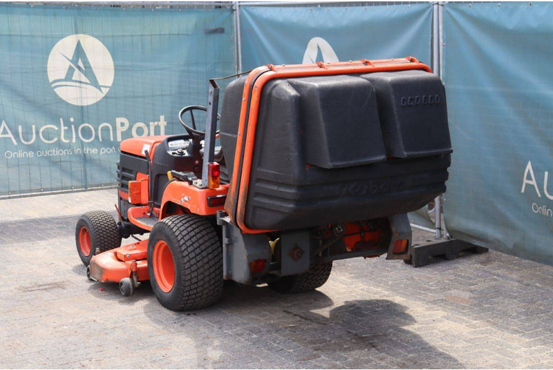 Kubota BX2200D - جزازة المروج: صور 4 Kubota BX2200D - جزازة المروج: صور 4