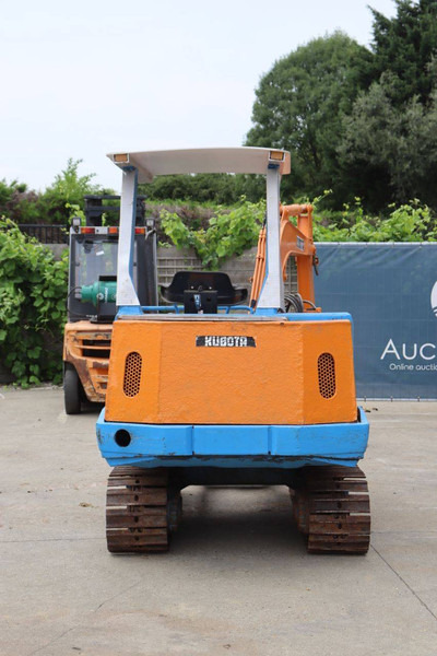 Kubota KH-033 - حفارة مصغرة: صور 5 Kubota KH-033 - حفارة مصغرة: صور 5