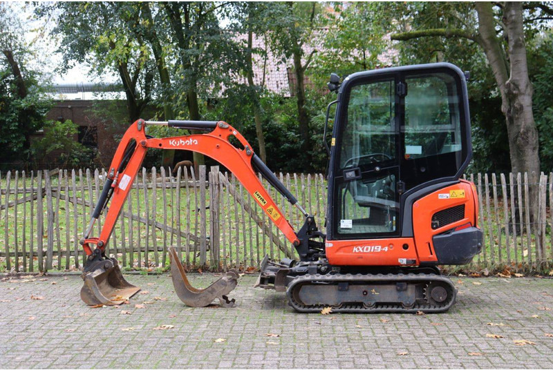 Kubota KX019-4 - حفارة مصغرة: صور 2 Kubota KX019-4 - حفارة مصغرة: صور 2