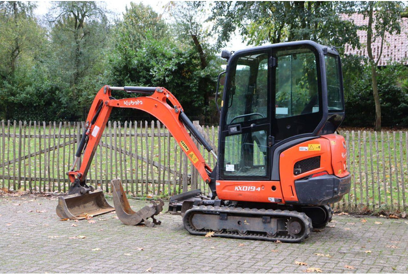 Kubota KX019-4 - حفارة مصغرة: صور 3 Kubota KX019-4 - حفارة مصغرة: صور 3