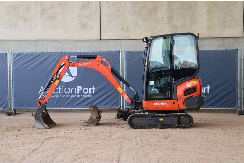 Kubota KX019-4 - حفارة مصغرة: صور 2 Kubota KX019-4 - حفارة مصغرة: صور 2