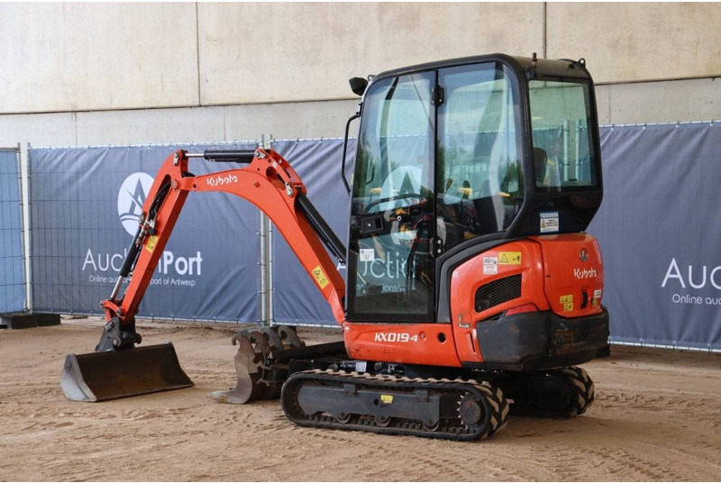 Kubota KX019-4 - حفارة مصغرة: صور 4 Kubota KX019-4 - حفارة مصغرة: صور 4