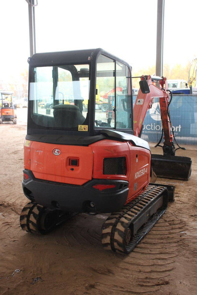 Kubota KX030-4 - حفارات زحافة: صور 5 Kubota KX030-4 - حفارات زحافة: صور 5