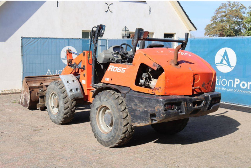 Kubota R065 - اللودر بعجل: صور 4 Kubota R065 - اللودر بعجل: صور 4
