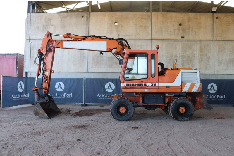 Liebherr A316 - حفارة على عجلات: صور 2 Liebherr A316 - حفارة على عجلات: صور 2