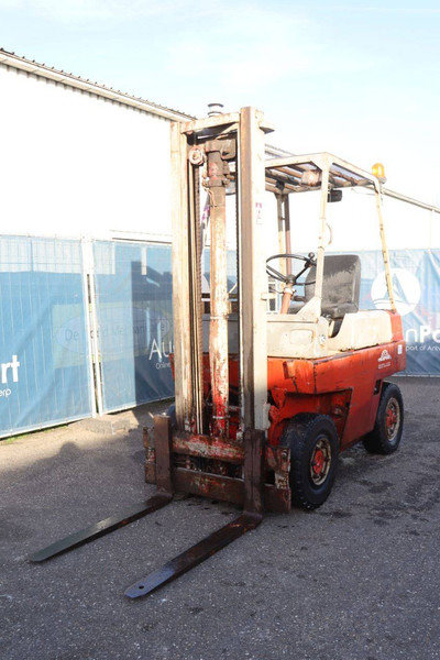 رافعة شوكية ديزل Linde: صور 9 رافعة شوكية ديزل Linde: صور 9