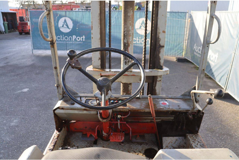 رافعة شوكية ديزل Linde: صور 17 رافعة شوكية ديزل Linde: صور 17