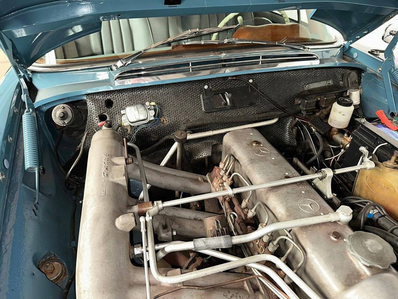 Mercedes-Benz 220 SE coupe Automatic - سيدان: صور 5 Mercedes-Benz 220 SE coupe Automatic - سيدان: صور 5