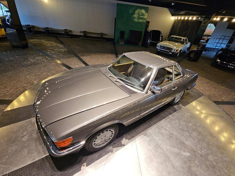 Mercedes-Benz 500-serie 560 SL - سيارة: صور 4 Mercedes-Benz 500-serie 560 SL - سيارة: صور 4