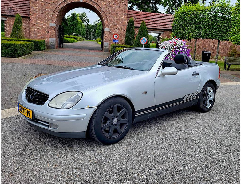 Mercedes-Benz SLK SLK200 Automatic - سيارة: صور 1 Mercedes-Benz SLK SLK200 Automatic - سيارة: صور 1