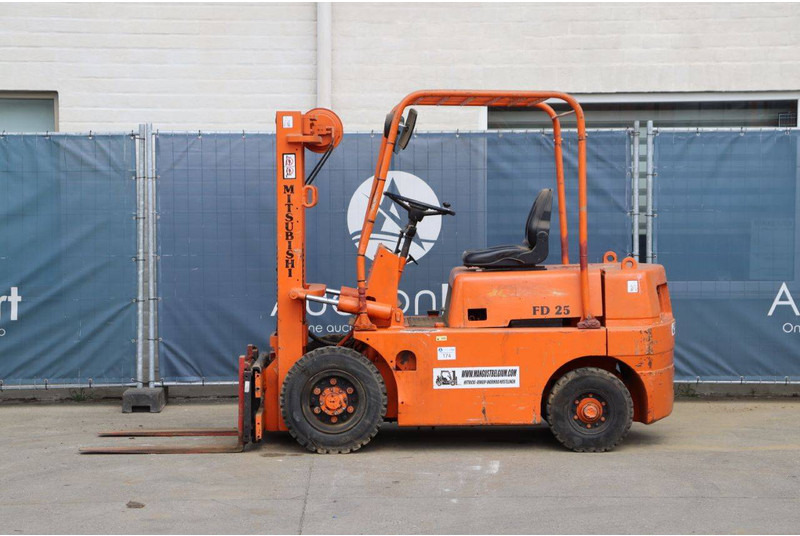Mitsubishi FD25 - رافعة شوكية ديزل: صور 2 Mitsubishi FD25 - رافعة شوكية ديزل: صور 2